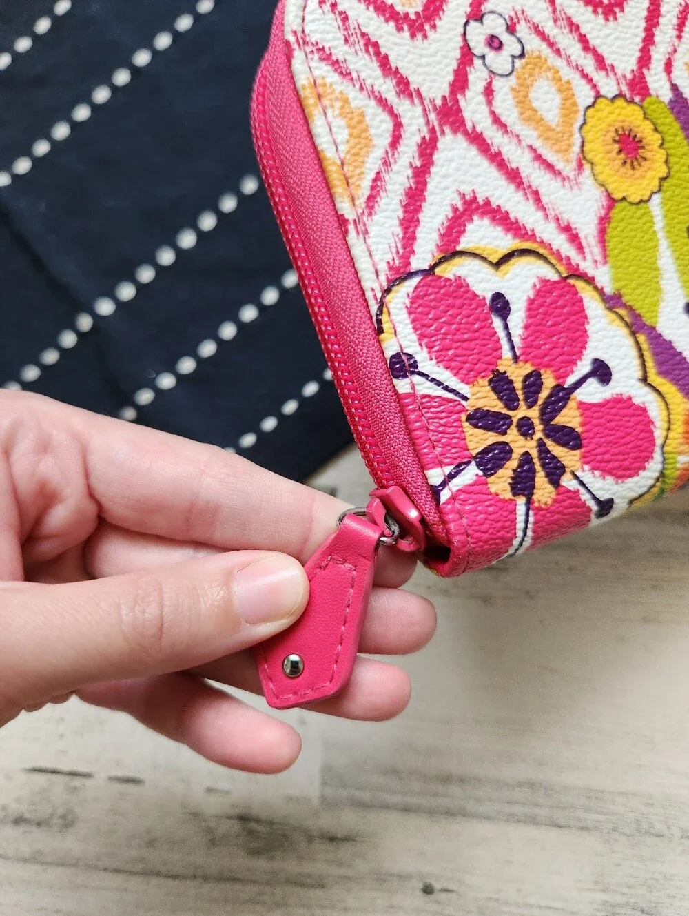 Vera Bradley Play Accordion Wallet Zip Around Card Holder Clementine Pink Floral